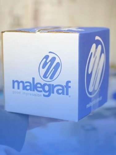 Packaging con la marca Malegraf